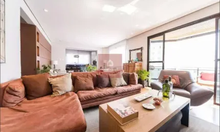 Apartamento com 4 dormitórios, 2 suítes, 4 vagas e com 220m²
