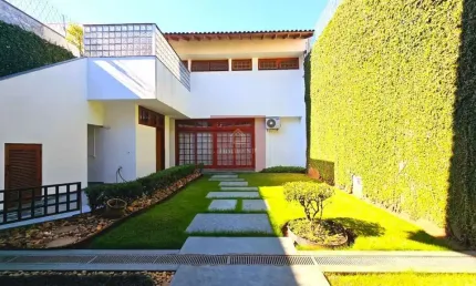 Sobrado com 4 dormitórios, 3 suítes, 7 vagas na garagem e com 566m² - Planalto Paulista