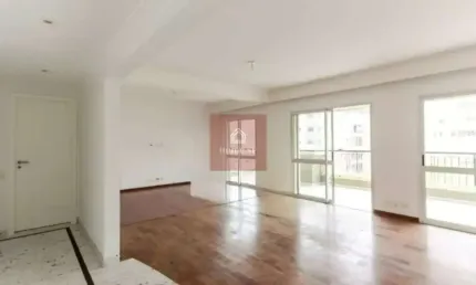Apartamento com 220m², 3 dormitórios, sendo 2 suíte, 4 vagas.