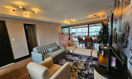 Apartamento em andar alto em moema contemporâneo e com grande personalidade !!!