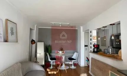 Charmoso apartamento com 40m², 1 dormitório, andar alto, fora de rota, 1 vaga.