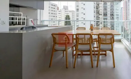 Apartamento com 2 suítes, 2 vagas e com 76m² - moema
