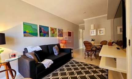 Mobiliado! Apartamento com 2 dormitórios, 1 suíte, 1 vaga e com 61m² - Moema