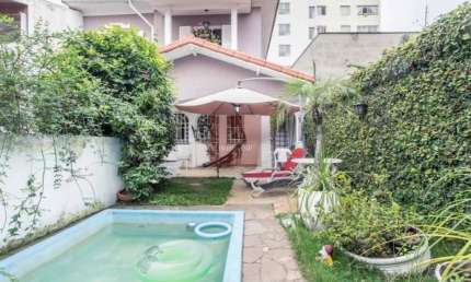 Cambuci; Casa de vila com 04 dormitórios, 02 suítes,04 banheiros,04 vagas, 231 metros