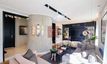 Lindo duplex reformado na parte plana do Jardim América