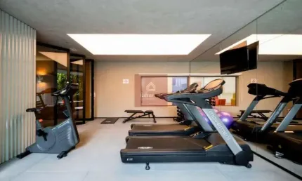 Apartamento mobiliado para locação em Moema com 1 suíte e varanda a poucos passos do metrô
