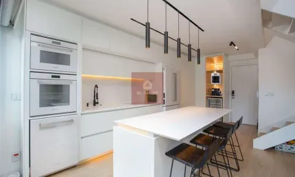 Apartamento mobiliado com acabamentos de alto padrão no campo belo (ao lado do metrô)