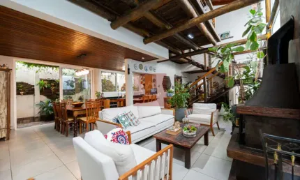 Casa com charme natural e alma contemporânea no Planalto Paulista