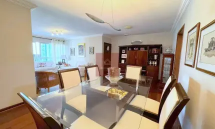 Apartamento com 168m², 4 dormitórios, sendo 1 suíte, 2 vagas fixas e paralelas.