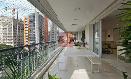 Excelente apartamento de alto padrão pertinho do parque do ibirapuera