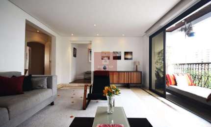 Apartamento tipo para venda com 3 quartos, sendo 1 suíte, 275m²