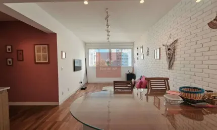 Totalmente Reformado! 3 dormitórios, 1 suíte, 1 vaga e com 130m² - Moema