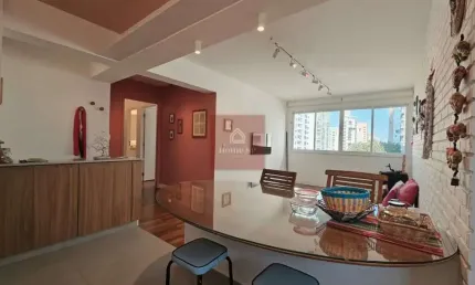 Totalmente reformado! 3 dormitórios, 1 suíte, 1 vaga e com 130m² - moema