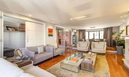 Apartamento com 4 dormitórios, sendo 3 suítes, 2 vagas e com 198m² - Moema