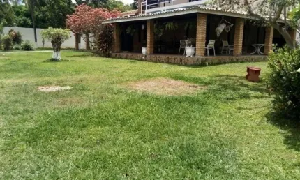 Bela casa com terreno de 1500m² ideal para clinica ou casa de repouso