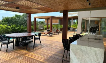 linda casa com 5 suites em condomínio fechado em  praia do forte!