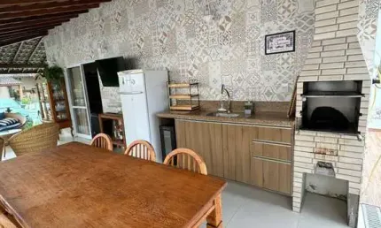 Linda casa de 4 quartos decorada na Priscila Dultra, Miragem/ Buraquinho.