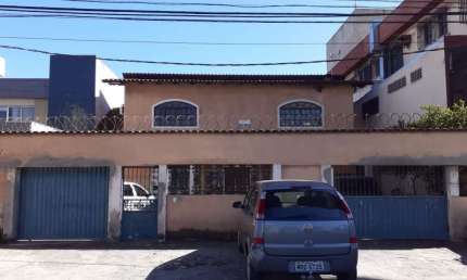 Casa comercial com 3 salas à venda no Enseada do Suá, Vitória  por R$ 2.300.000