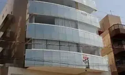 UM SUPER APARTAMENTO PARA MORAR NA PRAIA DE PERACANGA.