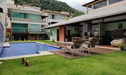 Casa com 6 quartos à venda no Centro, Domingos Martins  por R$ 3.150.000
