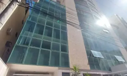 Apartamento a uma quadra da praia com 3 quartos e 1 suíte / praia do morro