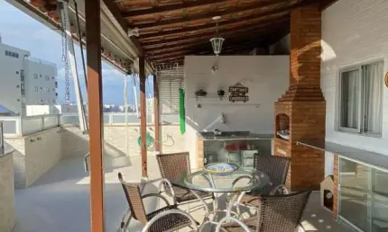 Cobertura no centro de Guarapari com vista para o Canal.