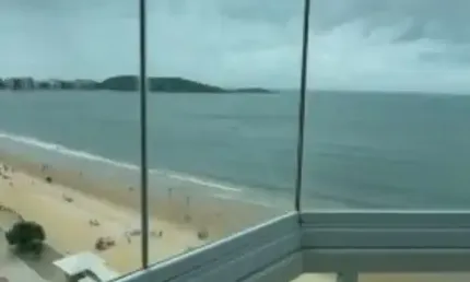 Apartamento com vista para o mar e 3 quantos com 1 suíte na praia do morro - guarapari / es