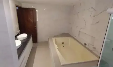 CASA DUPLEX EM PONTO ESTRATÉGICO EM ITAPEBUSSU / GUARAPARI - ES