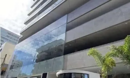 Excelente apartamento em localização privilegiada / praia do morro / es