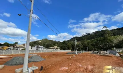 Lote em Condomínio Urbano de casas no Centro de Santa Teresa... Não é loteamento, é Condomínio FECHADO !!!