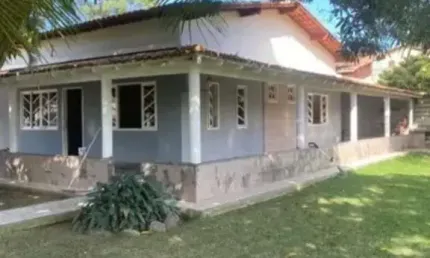CASA À VENDA NA PONTA DA FRUTA COM 3 QUARTOS SENDO 1 SUÍTE