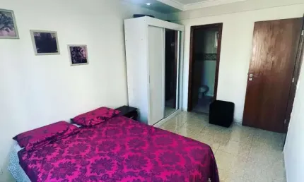 ÓTIMO APARTAMENTO PARA SE MORAR NA QUADRA DA PRAIA / PRAIA DO MORRO