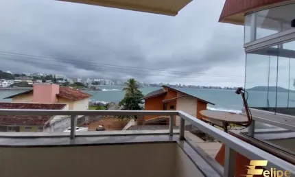 Maravilhoso apartamento com vista para o mar de 3 quartos e 1 suíte