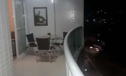 Ótimo apartamento com 3 quartos e 1 suíte no centro de guarapari