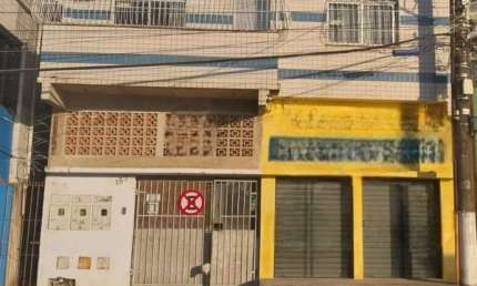 GRANDE CASA COM 1 LOJA COMERCIAL NO CENTRO DE GUARAPARI
