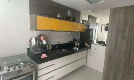 Ótimo apartamento com porteira fechada na praia do morro