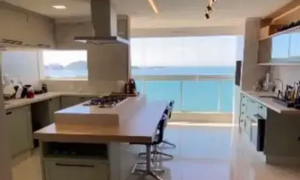 APARTAMENTO FINAMENTE MOBILIADO NA PRAIA DO MORRO / GUARAPARI - ES