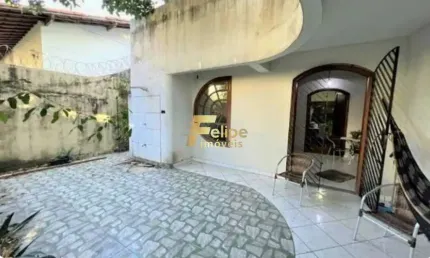 NÃO PERCA TEMPO E VENHA CONHECER ESTA LINDA E ENORME CASA DE 02 PAVIMENTOS NA ENSEADA DO SUÁ EM VITÓRIA/ES!