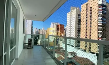 ÓTIMO APARTAMENTO DE 2 QUARTOS LOCALIZADO PRÓXIMO À PRAIA E SHOPPING.