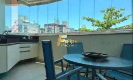 A poucos metros da praia, apartamento com 140 m² em Jardim Camburi.