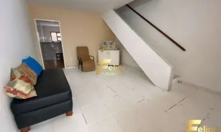 BELÍSSIMA CASA DISPONÍVEL PARA LOCAÇÃO ANUAL A UMA QUADRA DA PRAIA, LOCALIZADA NA PRAIA DO MORRO EM GUARAPARI/ES!