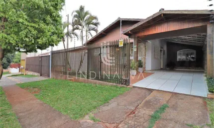 Excelente casa no Jardim Aporã, com linda área de lazer com piscina