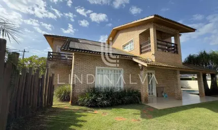 Sobrado semi mobiliado no Jardim Iguaçu, com área gourmet e piscina com sauna