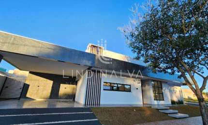 Casa recém construída no Condomínio Araras com 3 dormitórios, com piscina