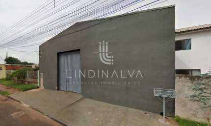 Barracão com 375 m2, escritório e banheiros, para venda ou locação