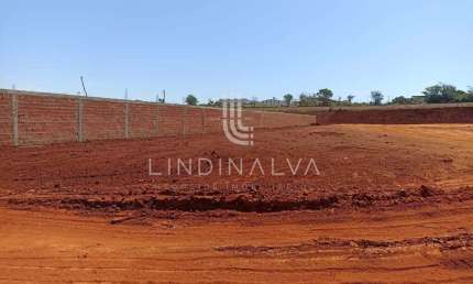 Terreno de 957m  à venda no Lote Grande, próximo à BR-277 e Portal da Foz