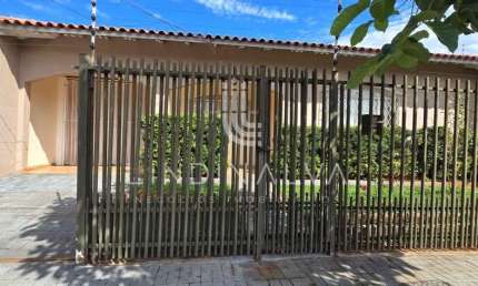 Casa ampla com 5 quartos e área de lazer à venda no Conjunto Libra IV