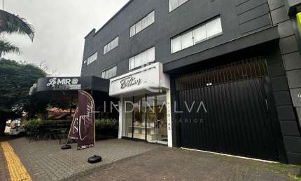 Apartamento ou ponto comercial na Vila, com amplo espaço e ótima localização
