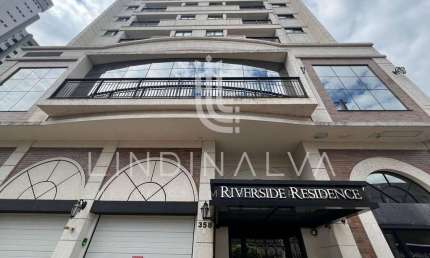 Apartamento mobiliado e equipado no Riverside com suíte e sacada, 2 vagas - Centro