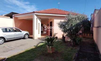 Casa para Venda em Bauru, Vila Santa Luzia, 1 dormitório, 1 banheiro, 3 vagas